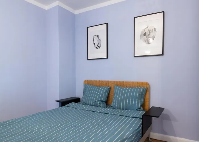 Center - Victoriei Square