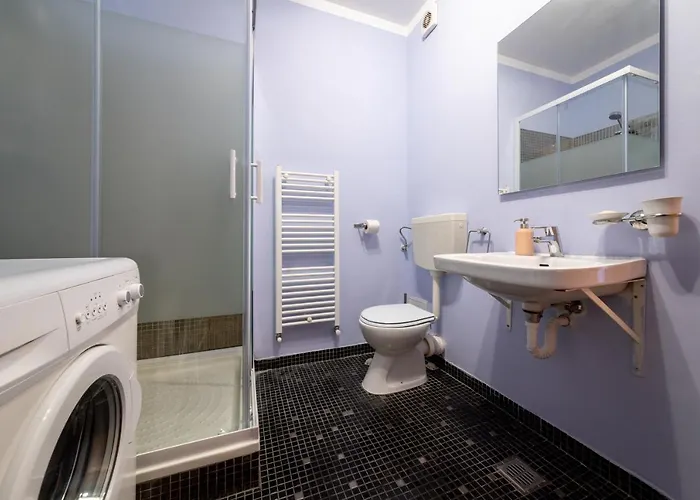 Center - Victoriei Square